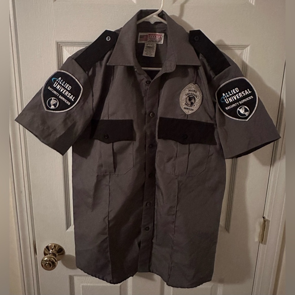 Men’s Allied Universal Security Services Grey Short Sleeve Button Shirt 14-14.5